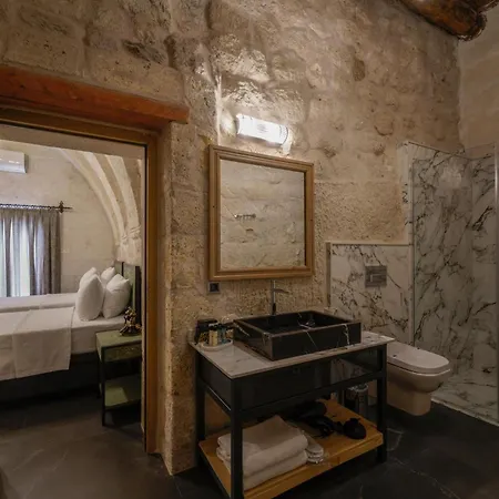 The Niche Cave Hotel *