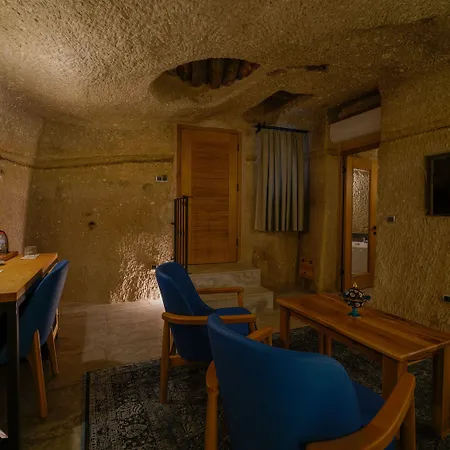 The Niche Cave 3*